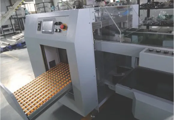 Unidad de apilamiento con salida hacia el lado de operación (opcional)